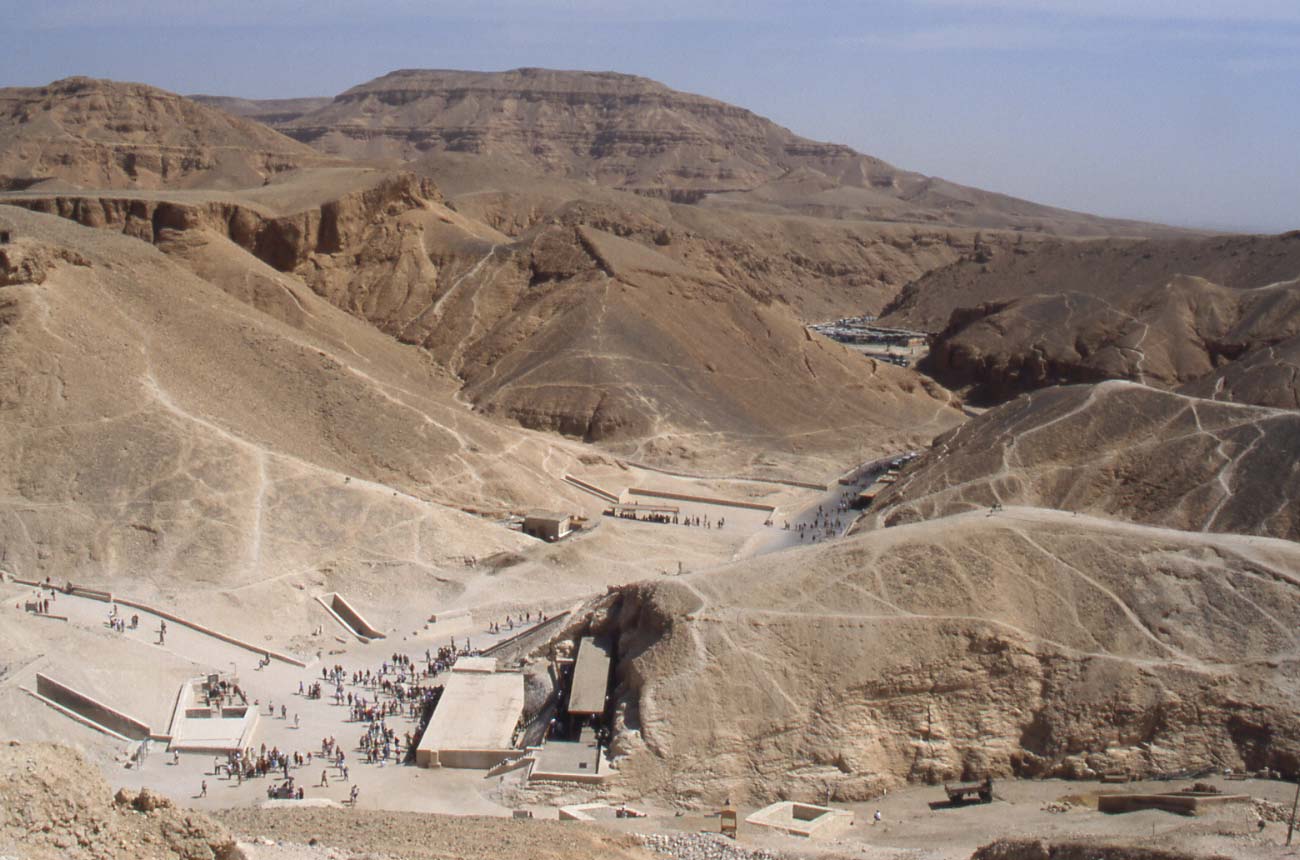 Vue de la vallée des Rois, le 22 avril 2006
