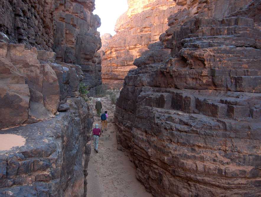 Progression dans les gorges de Talahouat, le 10 mars 2006