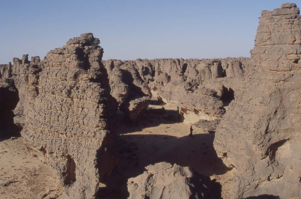 Le Tassili entre Tin Tazarift et Ouan et Touami, le 14 mars 2006