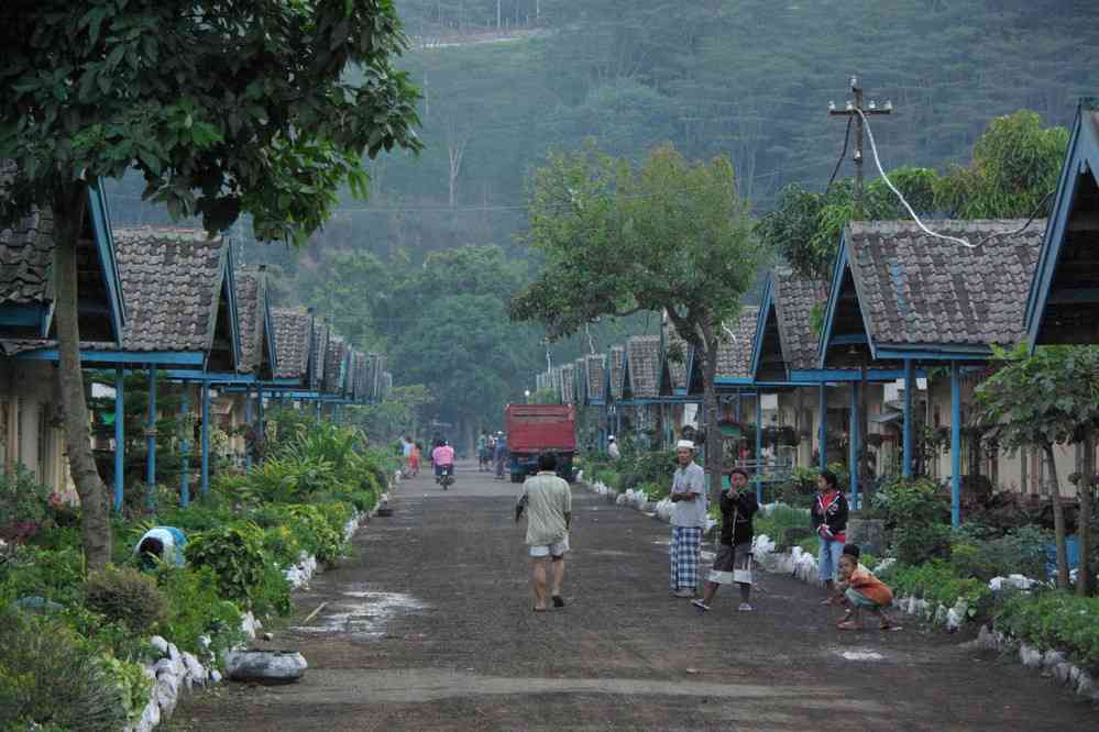 Maisons ouvrières à Blawan, le 15 juillet 2007