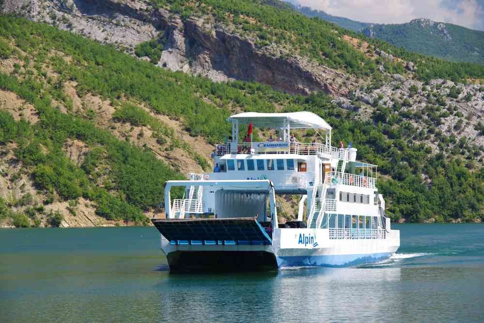 Traversée sur le lac Koman, le 12 juillet 2016