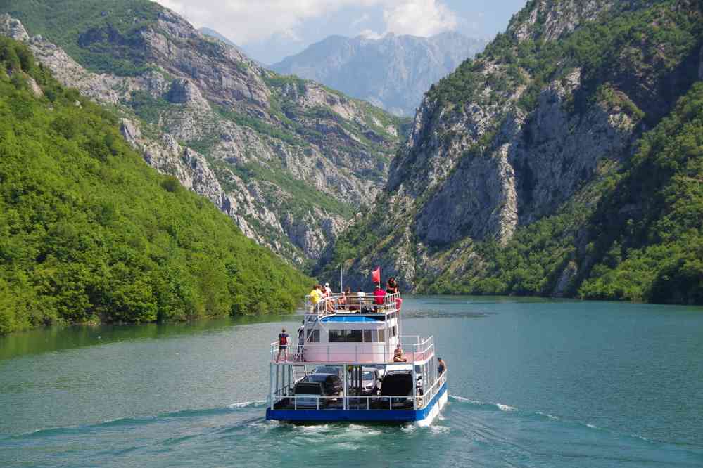 Traversée sur le lac Koman, le 12 juillet 2016