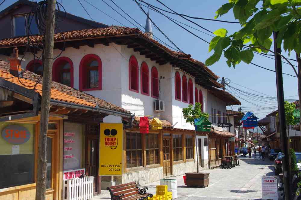 Le « bazar » de Gjakovë (Đakovica, Ђаковица), le 14 juillet 2016