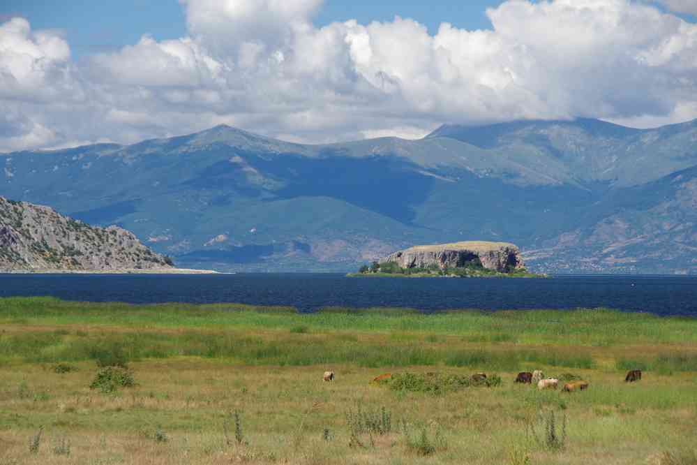 Vue sur le lac Prespa, le 17 juillet 2016