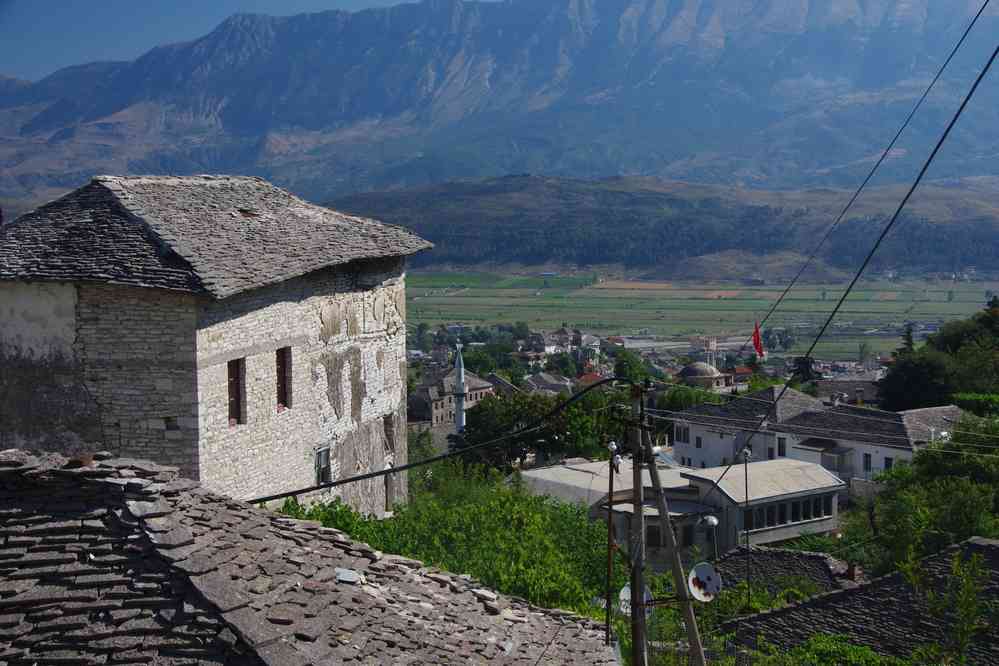 Balade dans la ville de Gjirokastër, le 20 juillet 2016
