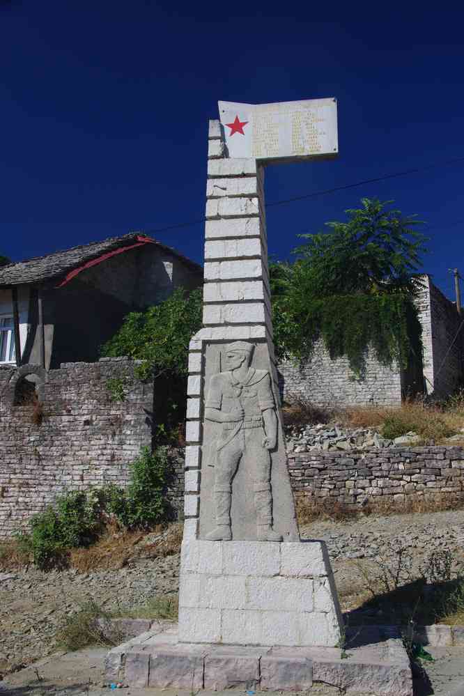 Balade dans la ville de Gjirokastër, le 20 juillet 2016