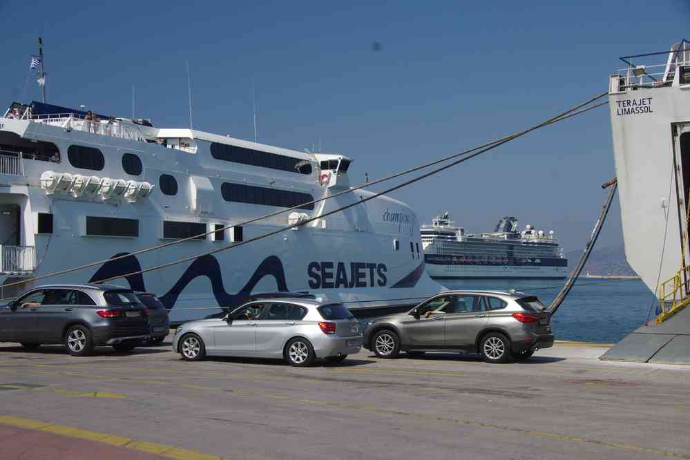 Le Pirée (Πειραιάς), embarquement pour Siphnos (Ν. Σίφνος), le 21 juin 2021