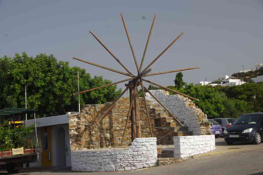 Siphnos (Ν. Σίφνος), parking près de l’hôtel, le 22 juin 2021