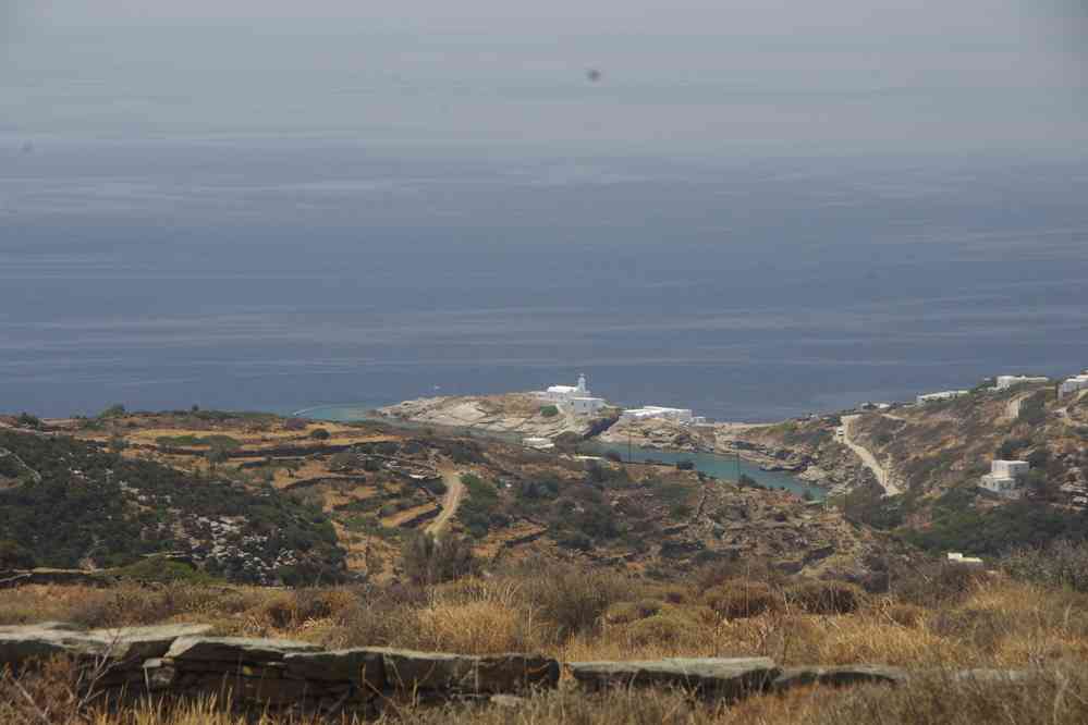Siphnos (Ν. Σίφνος), en direction de la baie d’Apokofto, le 23 juin 2021