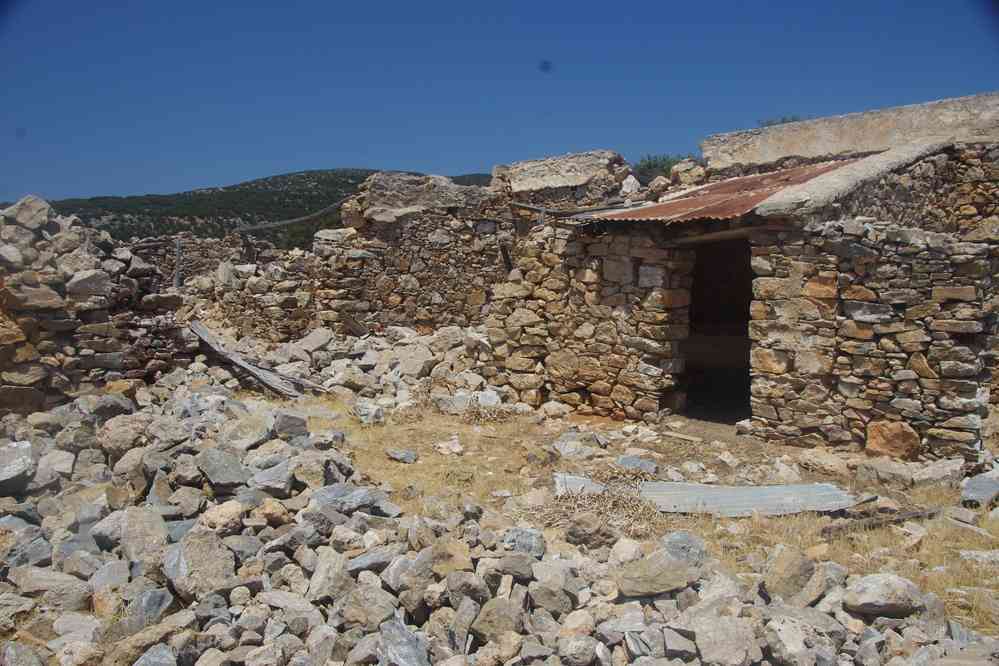 Siphnos (Ν. Σίφνος), en direction de la baie de Fykiadia (Όρν. Φυκιάδας), le 24 juin 2021
