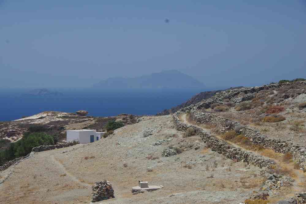 Kimolos (Ν. Κίμολος), arrivée à Skiádi (Σκιάδι) (Antimilos au large), le 28 juin 2021