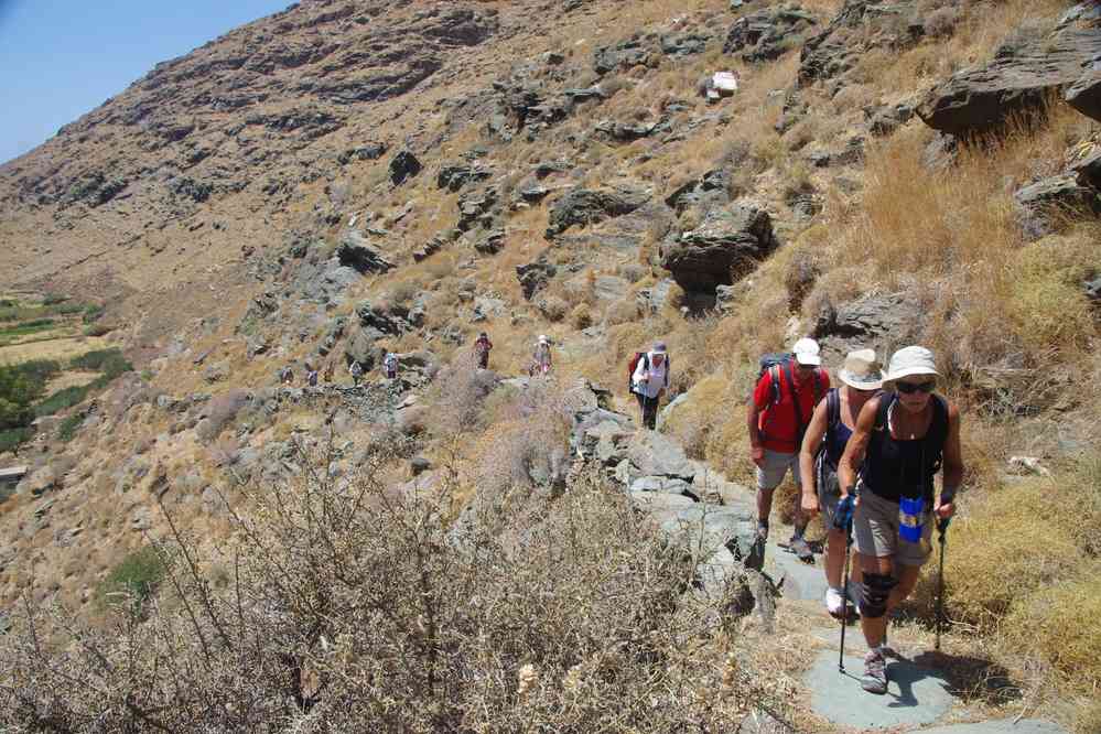 Sériphe (Ν. Σέριφος), remontée de la plage de Sykamia (Π. Συκαμιά), le 30 juin 2021