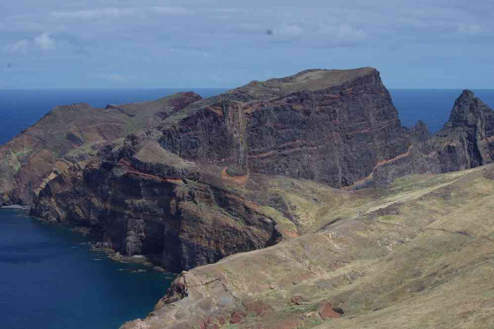 Balade sur la péninsule de São Lourenço, le 2 mai 2022. Le passage entre deux falaises