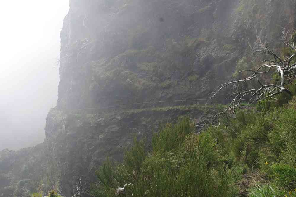 Du pico Ruivo au pico do Areeiro. Sentier aérien, le 5 mai 2022