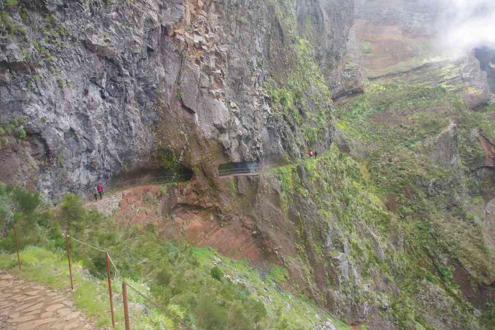 Du pico Ruivo au pico do Areeiro. Sentier aérien, le 5 mai 2022