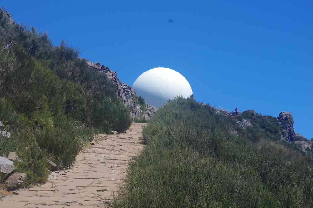 Du pico Ruivo au pico do Areeiro, le 5 mai 2022. Arrivée au pico do Areeiro