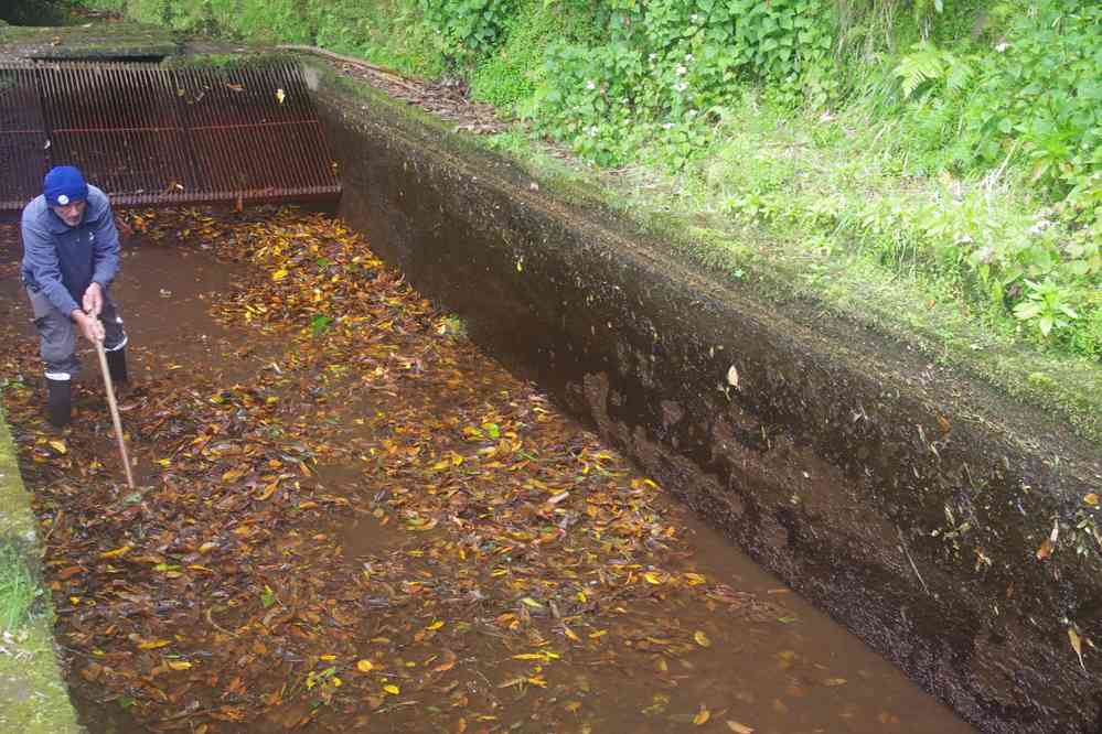 Levada dos Tornos. Nettoyage de la levada, le 6 mai 2022