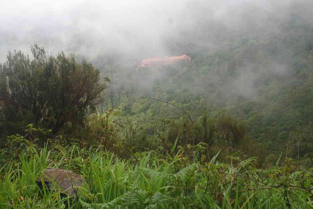 Quittant l’hôtel d’Encumeada dans le brouillard, le 12 mai 2022