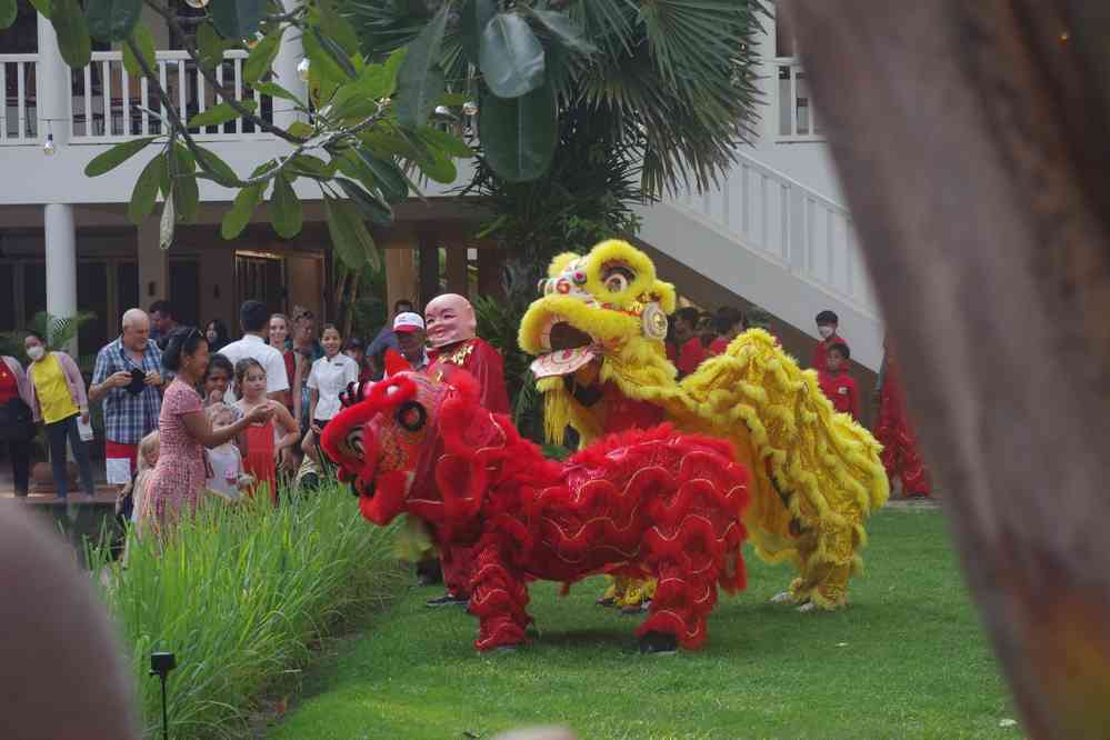 Siem Reap (ក្រុងសៀមរាប), festivités pour le nouvel an chinois. Balade vespérale effectuée le jour de notre arrivée à Siem Reap (ក្រុងសៀមរាប), le 22 janvier 2023