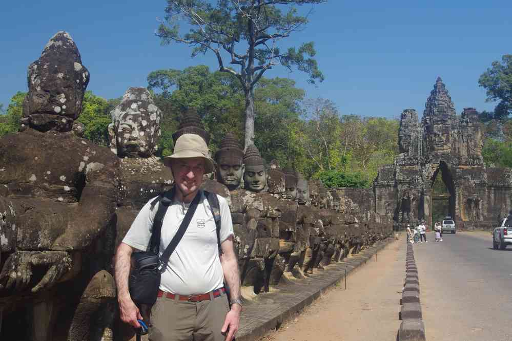 Angkor (អង្គរ),  porte d’accès sud de l’enceinte d’Angkor Thom (អង្គរធំ), le 23 janvier 2023