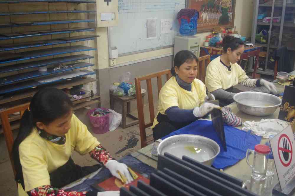 Visite d’un atelier d’artisannat à Siem Reap (ក្រុងសៀមរាប), le 24 janvier 2023