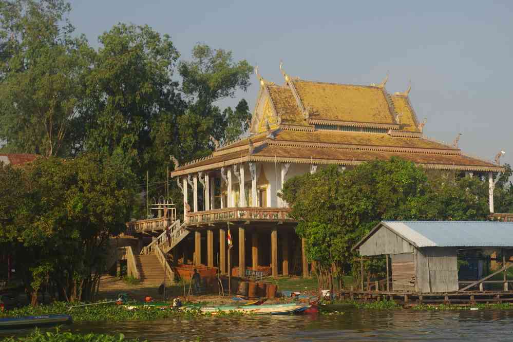 Navigation sur le lac Tonlé Sap (បឹងទន្លេសាប) (remontée de la rivière Sangker (ស្ទឹងសង្កែ)), le 24 janvier 2023
