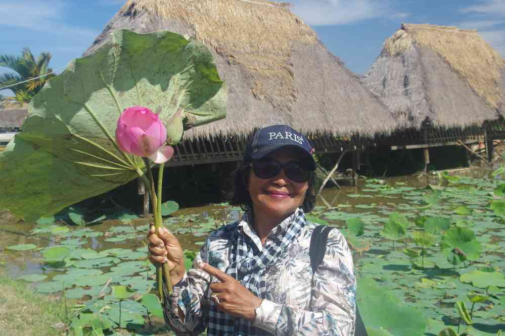 Visite d’une culture de fleurs de lotus près de Phnom Krom (ភ្នំក្រោម), le 25 janvier 2023