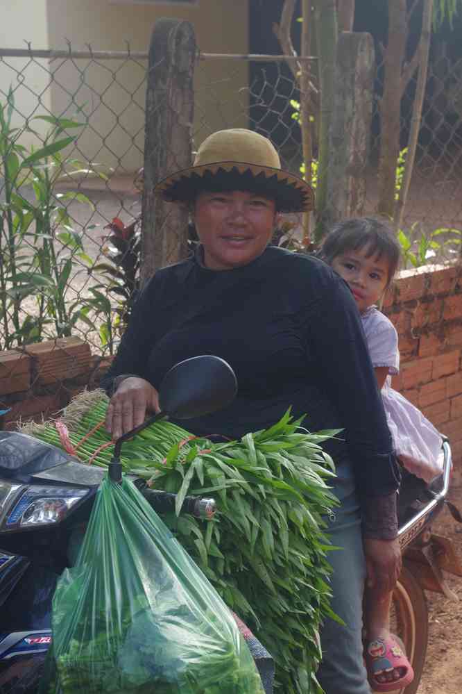 Balade vespérale autour de notre gîte. De retour du marché, le 25 janvier 2023