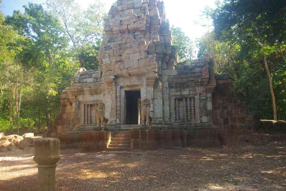 Visite du temple de Chau Srei Vibol (ប្រាសាទ​ចៅ​ស្រី​វិបុល), le 26 janvier 2023. Porte d’entrée du site
