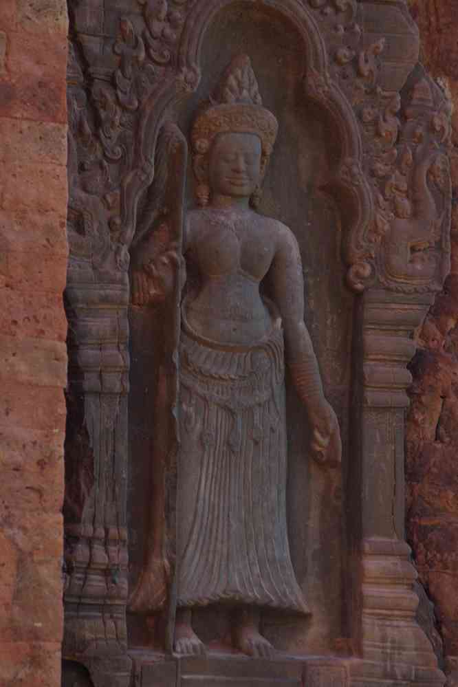 Visite du temple de Lolei (ប្រាសាទលលៃ). Garde féminine, le 26 janvier 2023