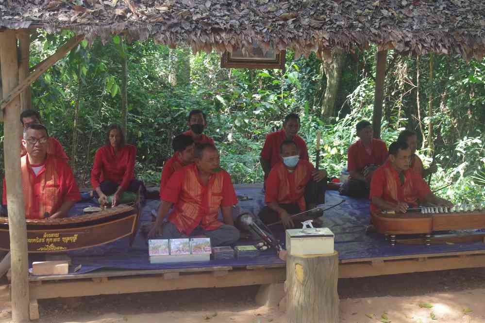 Musiciens traditionnels près du temple de Banteay Srei (បន្ទាយស្រី), le 27 janvier 2023