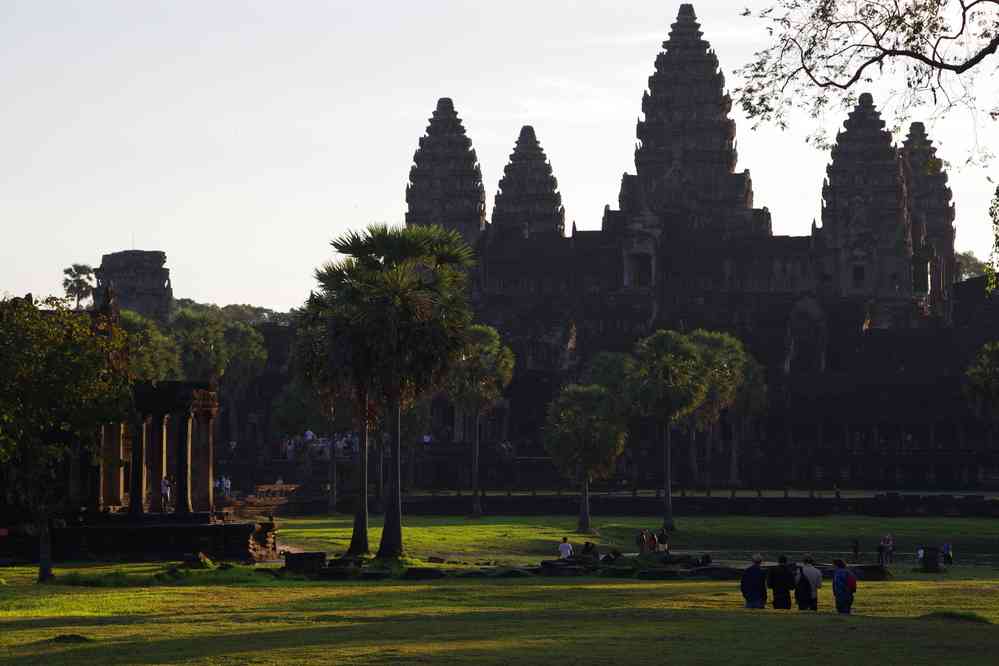 Le temple d’Angkor Vat (ប្រាសាទអង្គរវត្ត) à l’aube, le 28 janvier 2023