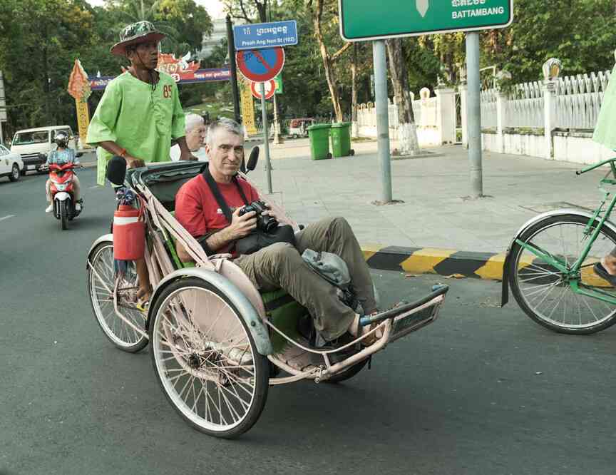 Balade en cyclo-pousse dans les rues de Phnom Penh (ភ្នំពេញ) (Photo : Dany Leleu), le 29 janvier 2023