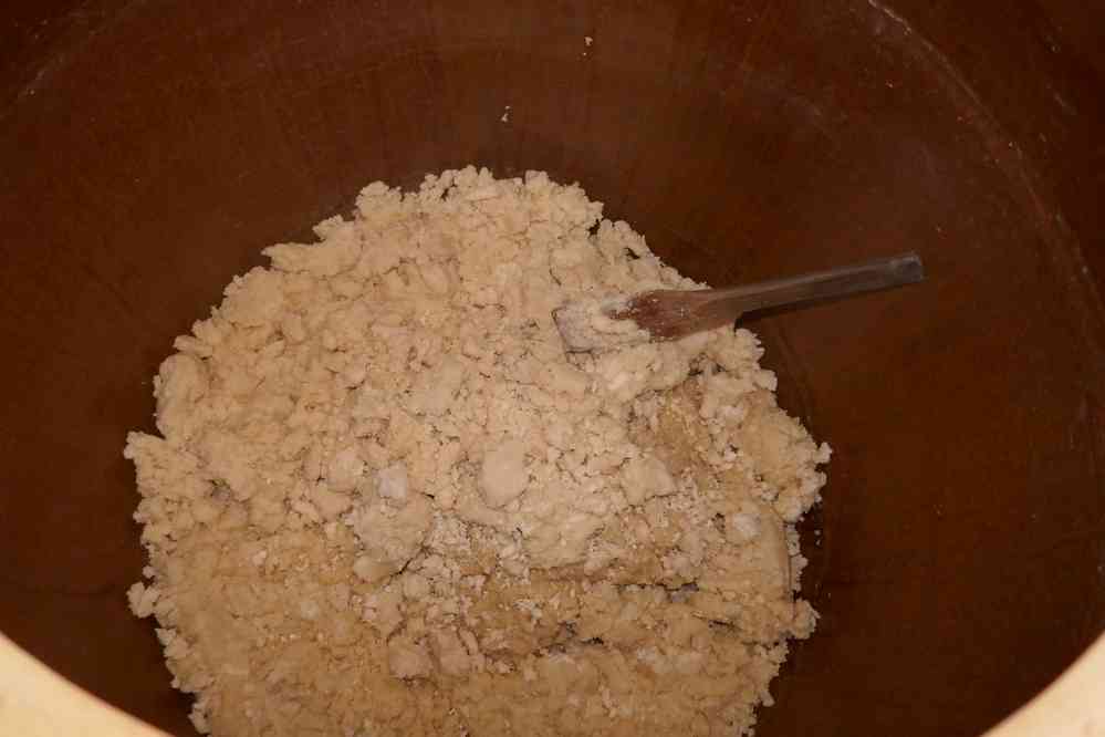 Halte montrant la confection du sucre de palme. Balade à vélo dans les environs de Kampot (ក្រុងកំពត), le 31 janvier 2023