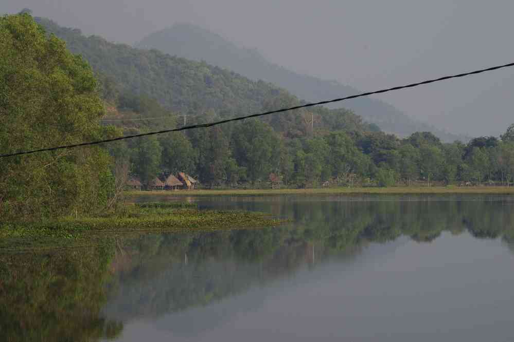 Halte près du lac artificiel de Phnom Kon Sat (ភ្នំកូនសត្), le 1ᵉʳ février 2023