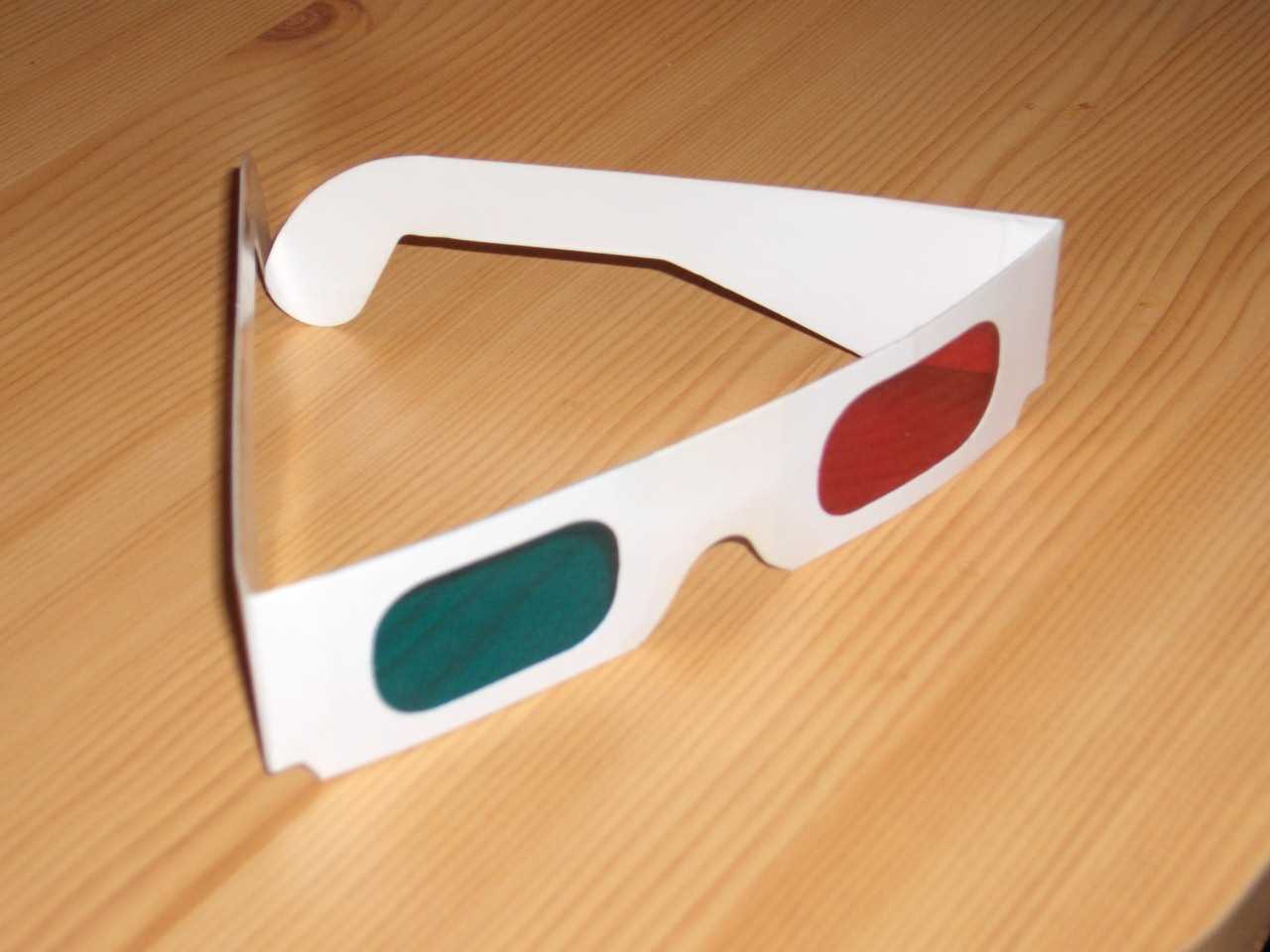 Lunettes anaglyphes obtenues via A. Paillat