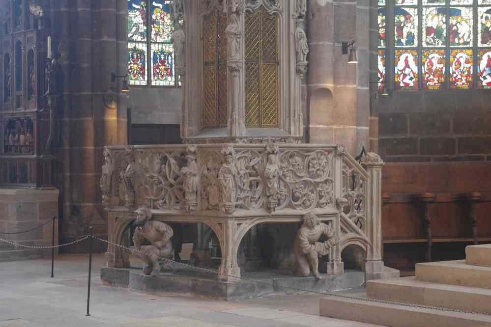Nuremberg, intérieur de la St.Lorenzkirche (église Saint-Laurent). Tabernacle gothique de Adam Kraft (1493-1496), le 4 août 2023