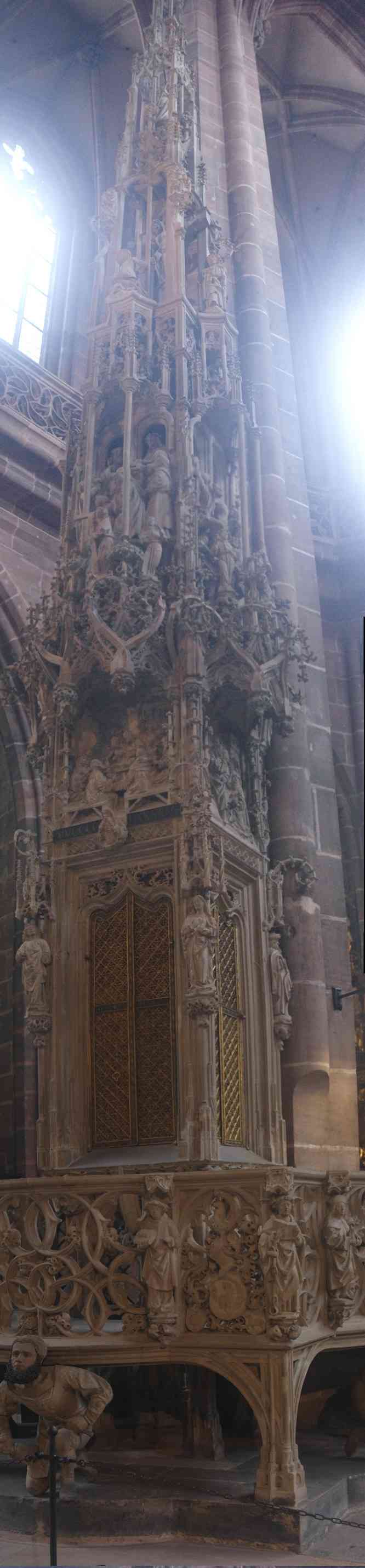St.Lorenzkirche, tabernacle gothique de Adam Kraft (1493-1496), le 4 août 2023