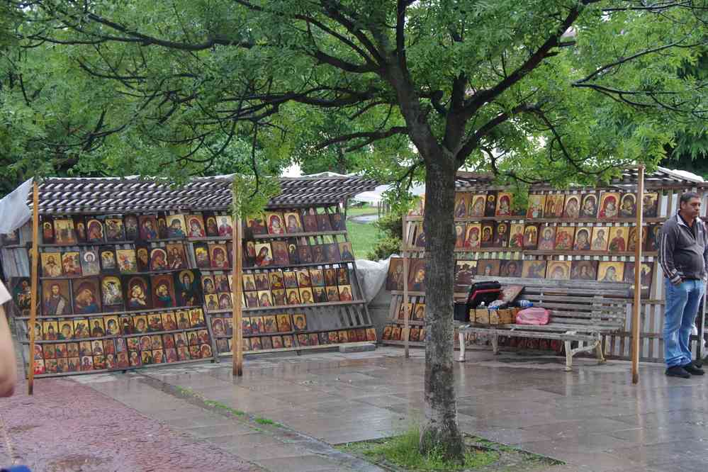 Sofia (София), icônes en vente près de la cathédrale, le 14 juillet 2019