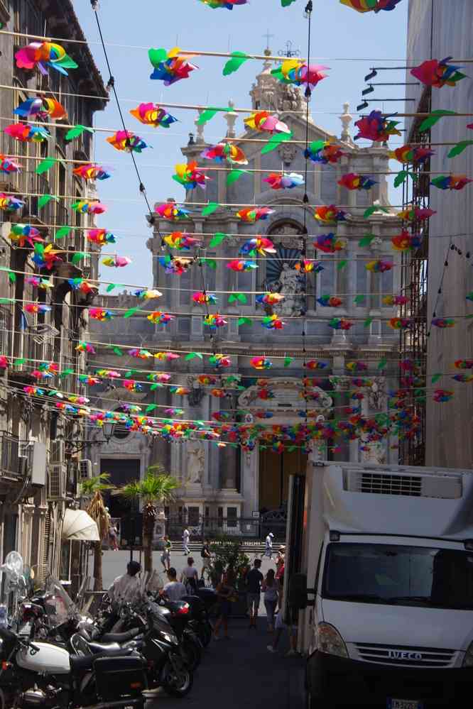 Via Giuseppe Garibaldi à Catane (au fond la cathédrale Sainte-Agathe), le 1ᵉʳ août 2020