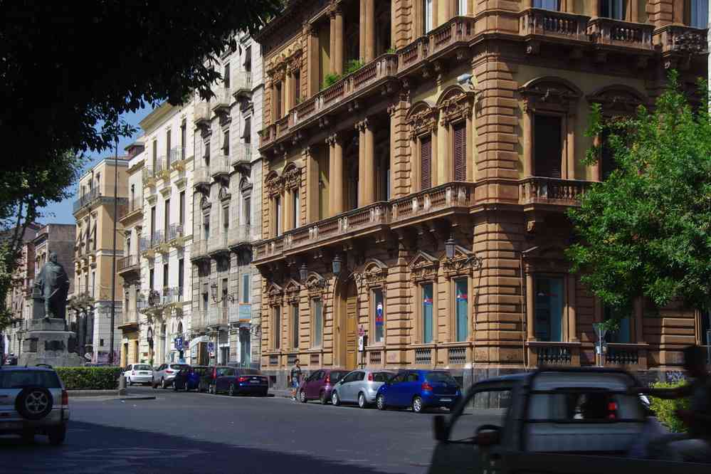 Via Etnea, près de l’entrée du parc Bellini (Catane), le 1ᵉʳ août 2020
