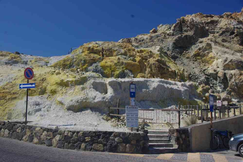 Vulcano, champ de soufre près du port, le 2 août 2020
