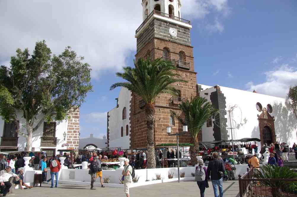 La place centrale de Teguise, le 29 décembre 2013