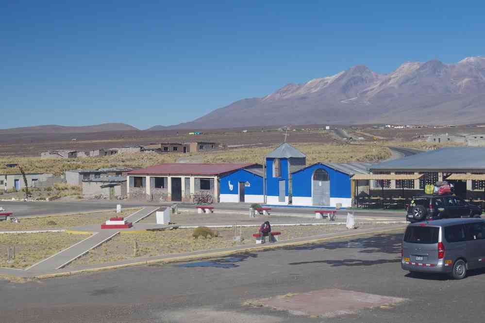 Route entre Arequipa et Chivay, le 5 août 2024. Halte près de l’ancienne gare de Cañahuas (vue partielle sur le Chachani 6057 m)