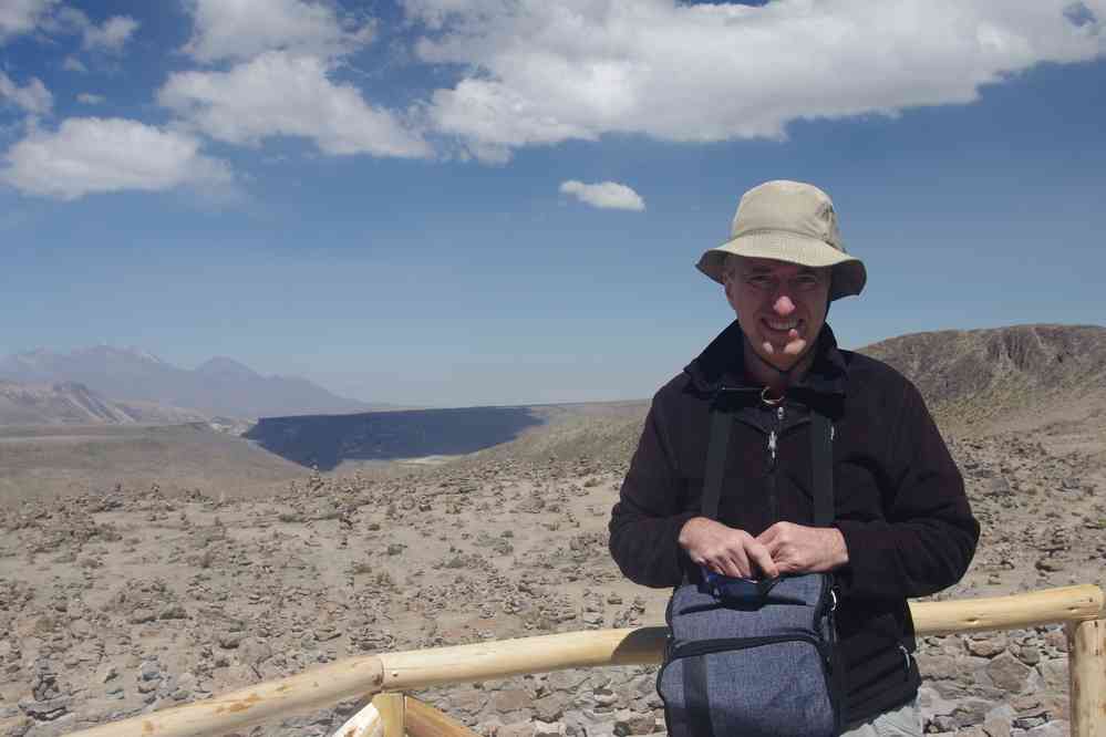 Vue sur le volcan Chachani 6057 m. Belvédère des volcans 4910 m (point culminant de la journée), le 5 août 2024