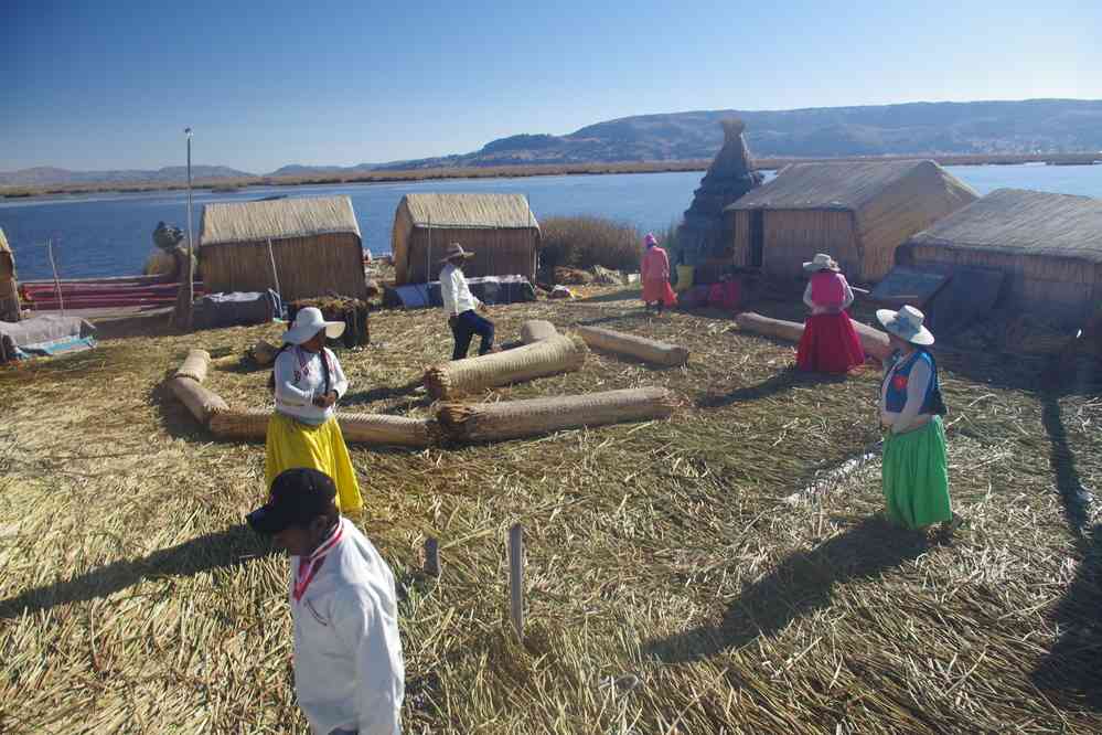 Lac Titicaca, sur une île flottante des Uros, le 7 août 2024
