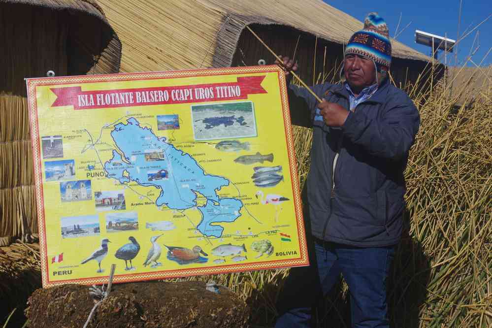 Lac Titicaca, sur une île flottante des Uros, le 7 août 2024