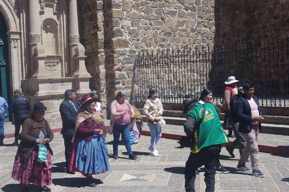 Lampa, visite de l’église du XVIIᵉ siècle, le 8 août 2024. Fête de mariage