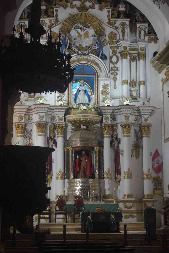 Lampa, visite de l’église du XVIIᵉ siècle, le 8 août 2024