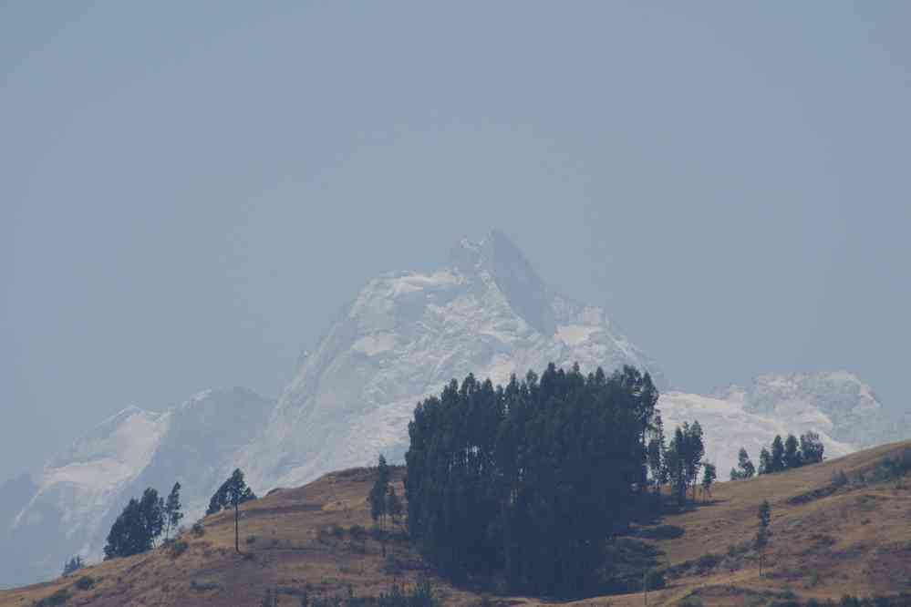 Environs de Huaraz ; randonnée en cordillère Noire, le 17 août 2024. Vue sur le Nevado Cashan 5716 m